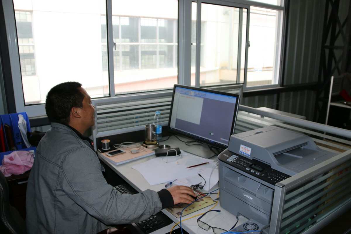 突破農產加工瓶頸 企業版核桃脫青皮機核心部件研發完成